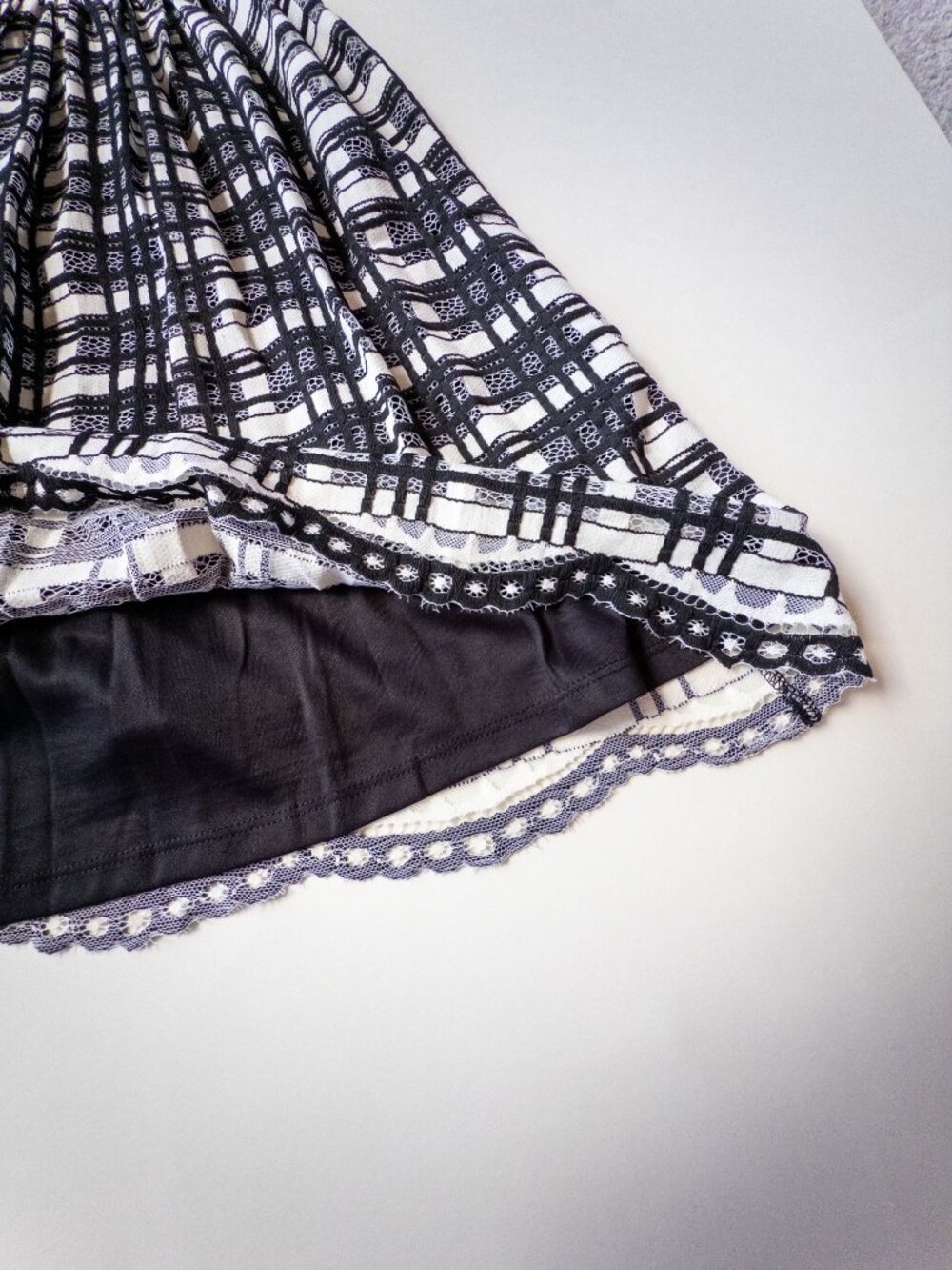 ALEXIA ADMOR Plaid Lace Detail Dress Women's Size X-Small Black/White - Picture 6 of 11